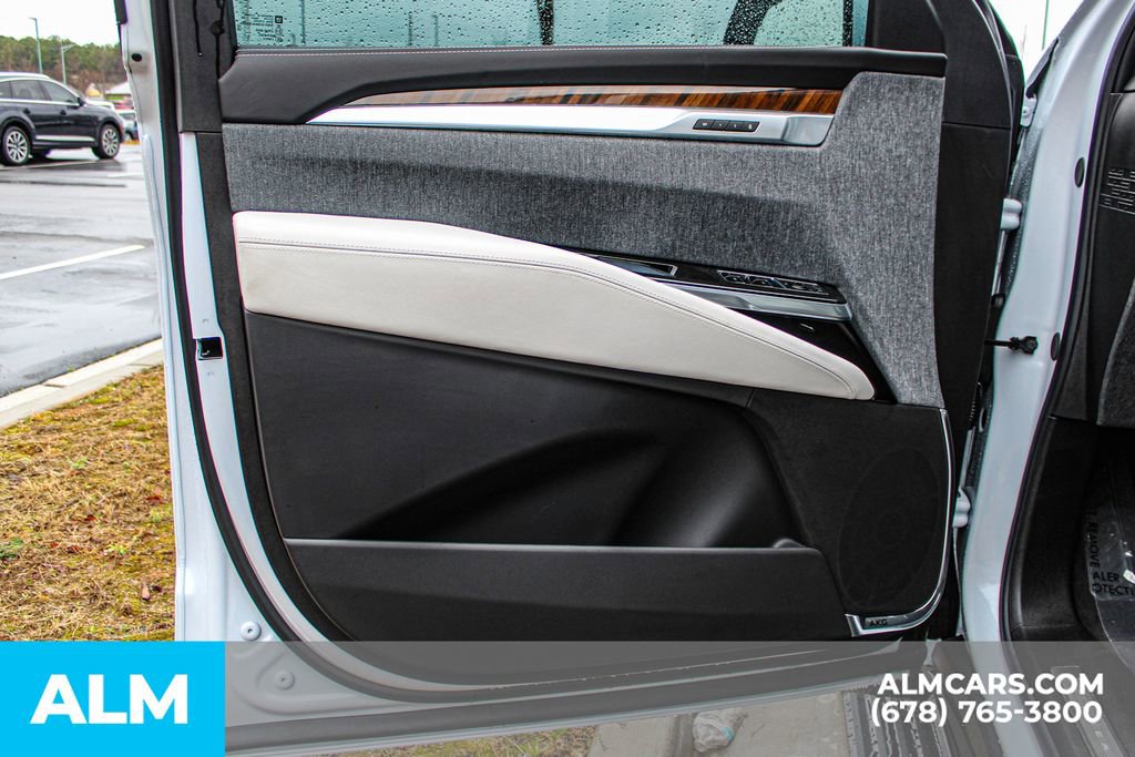 Used 2026 Cadillac Escalade ESV Platinum Sport image 40