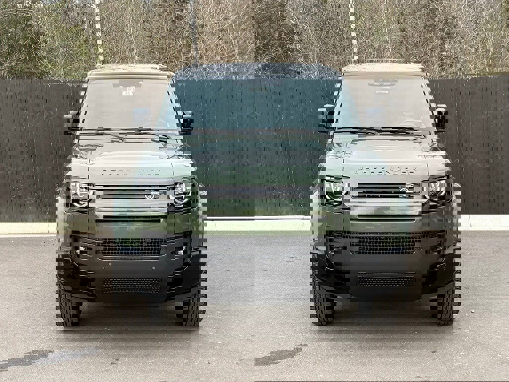 New 2026 Land Rover Defender 110 X-Dynamic SE image 9