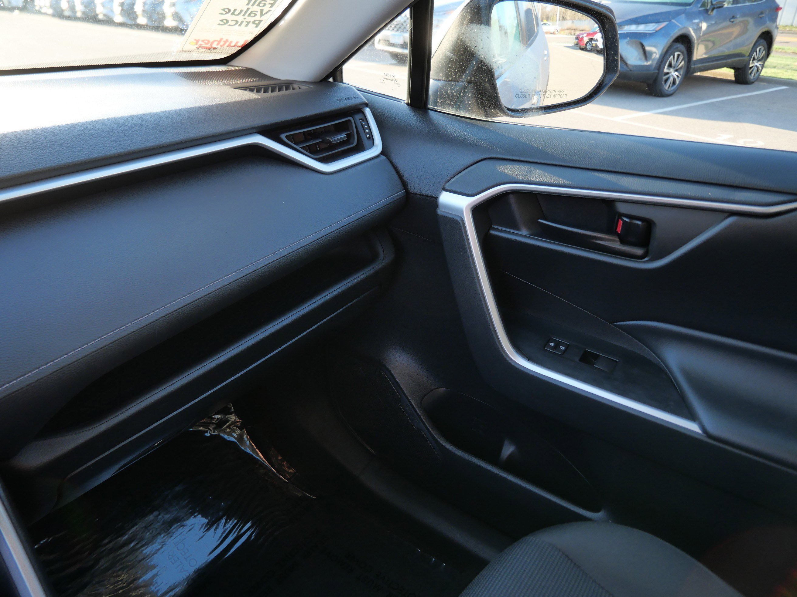Certified 2023 Toyota RAV4 LE AWD/4WD image 33