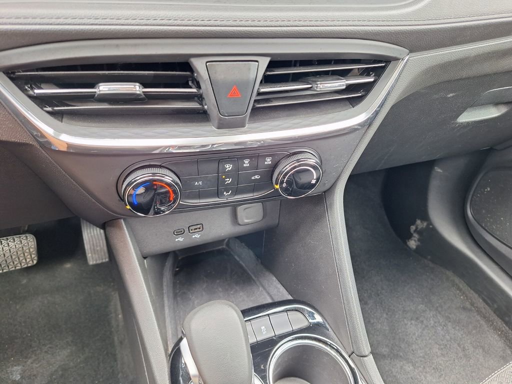 Used 2025 Buick Encore GX Preferred image 13