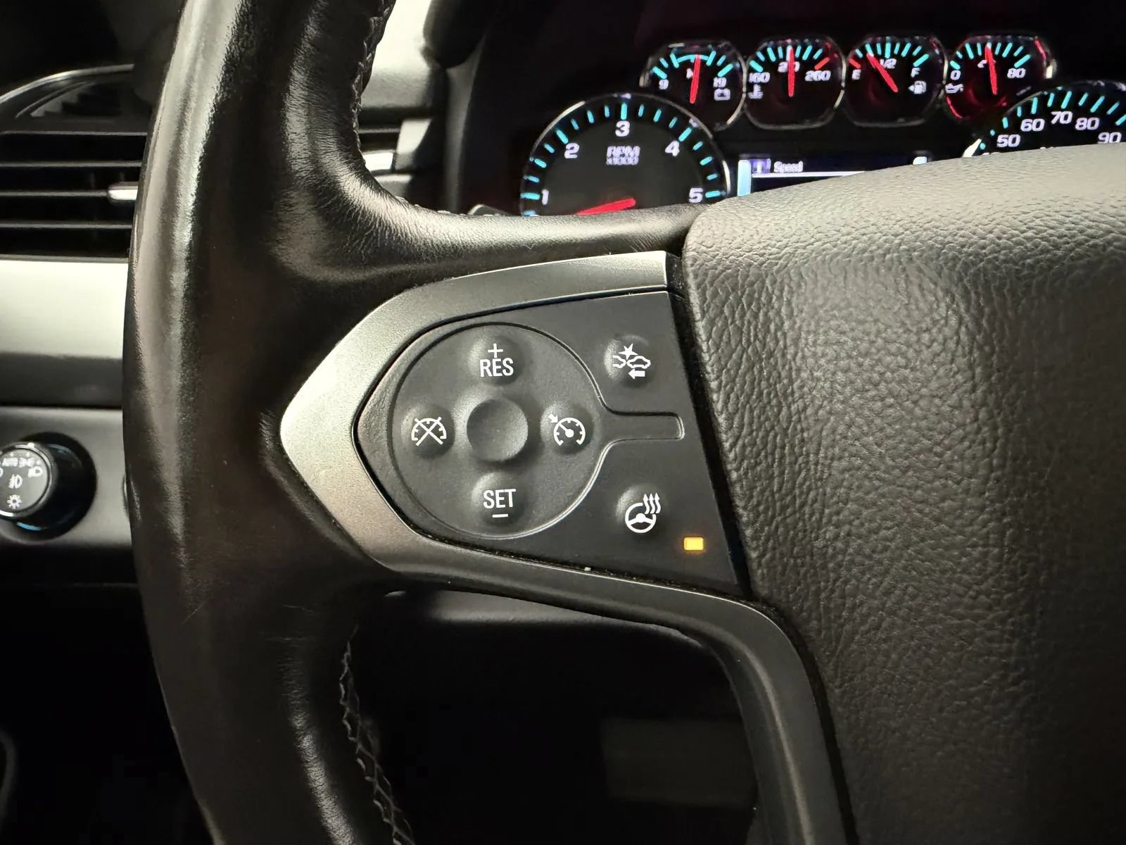 Used 2018 Chevrolet Tahoe Premier AWD/4WD image 12