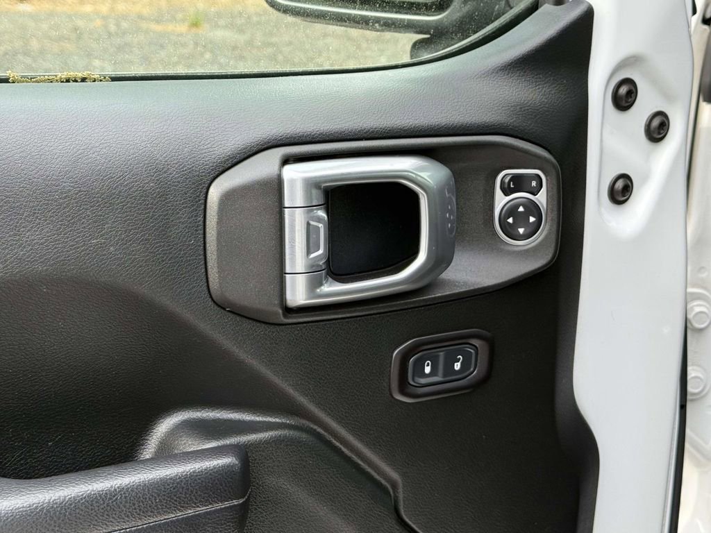 Used 2018 Jeep Wrangler Unlimited Sport S image 24