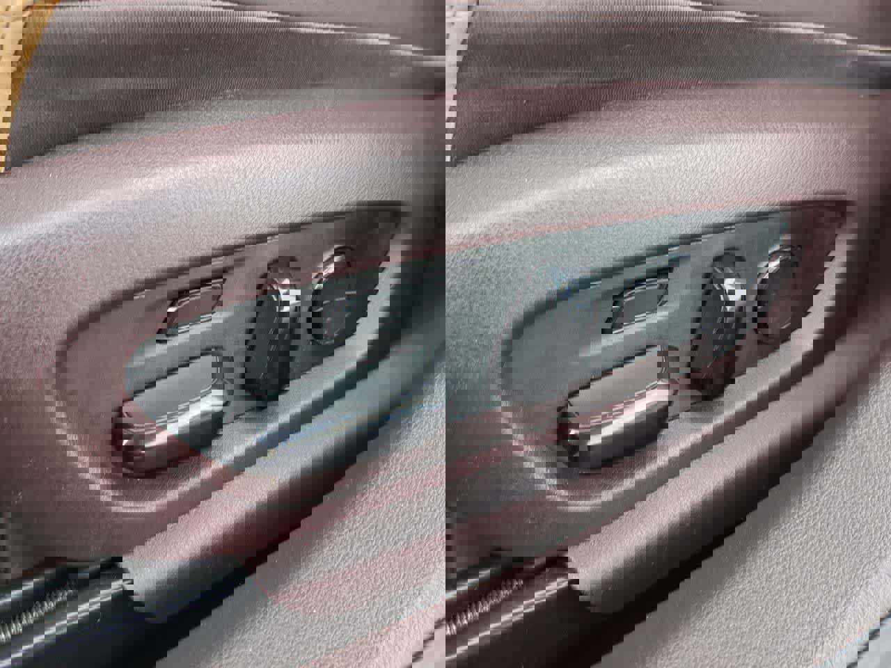 Used 2019 Lexus ES 350 Luxury w/ Accessory Package image 16