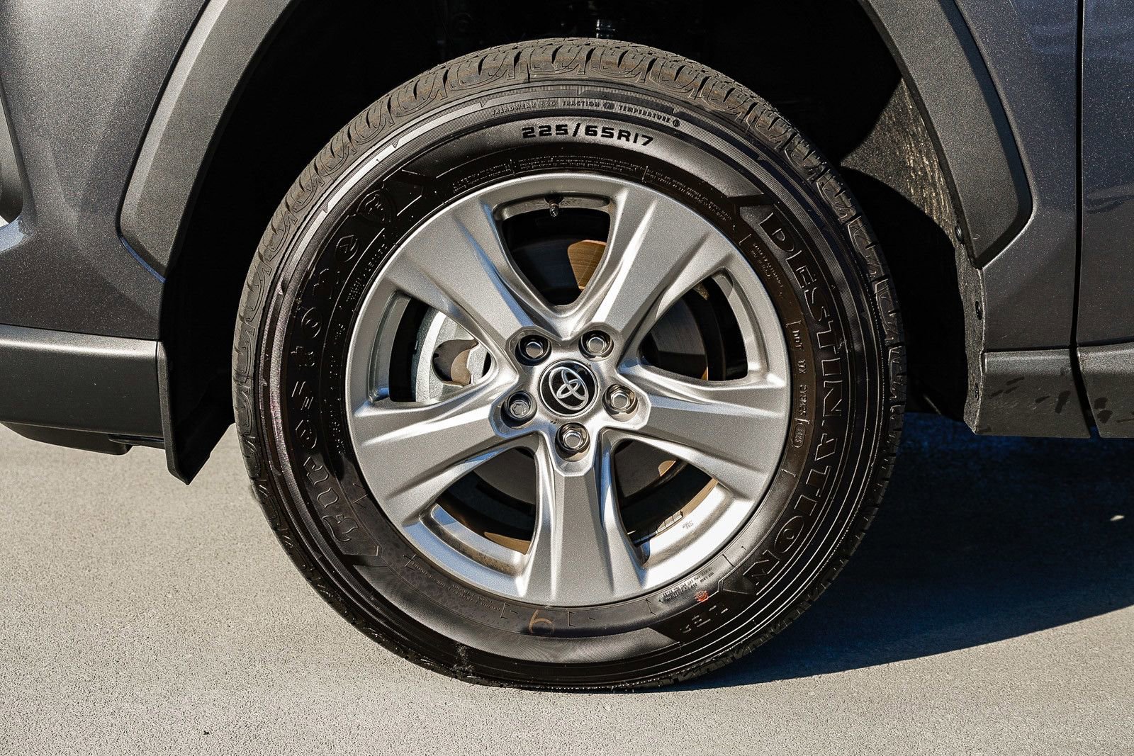 Used 2025 Toyota RAV4 XLE w/ Convenience Package FWD image 9