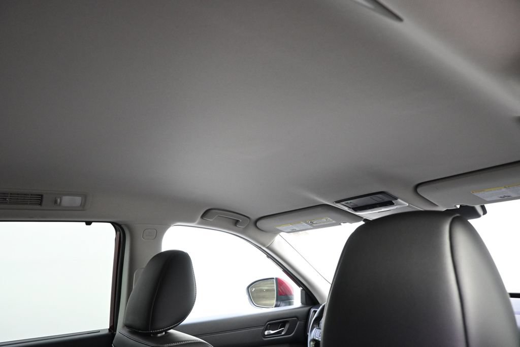 Used 2024 Nissan Pathfinder SL AWD/4WD image 17