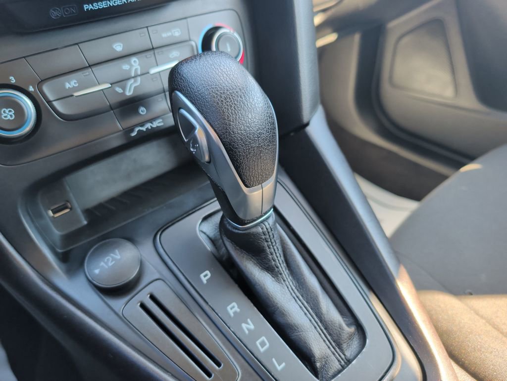 Used 2018 Ford Focus SE FWD image 16