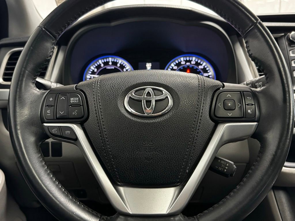Used 2016 Toyota Highlander XLE FWD image 15