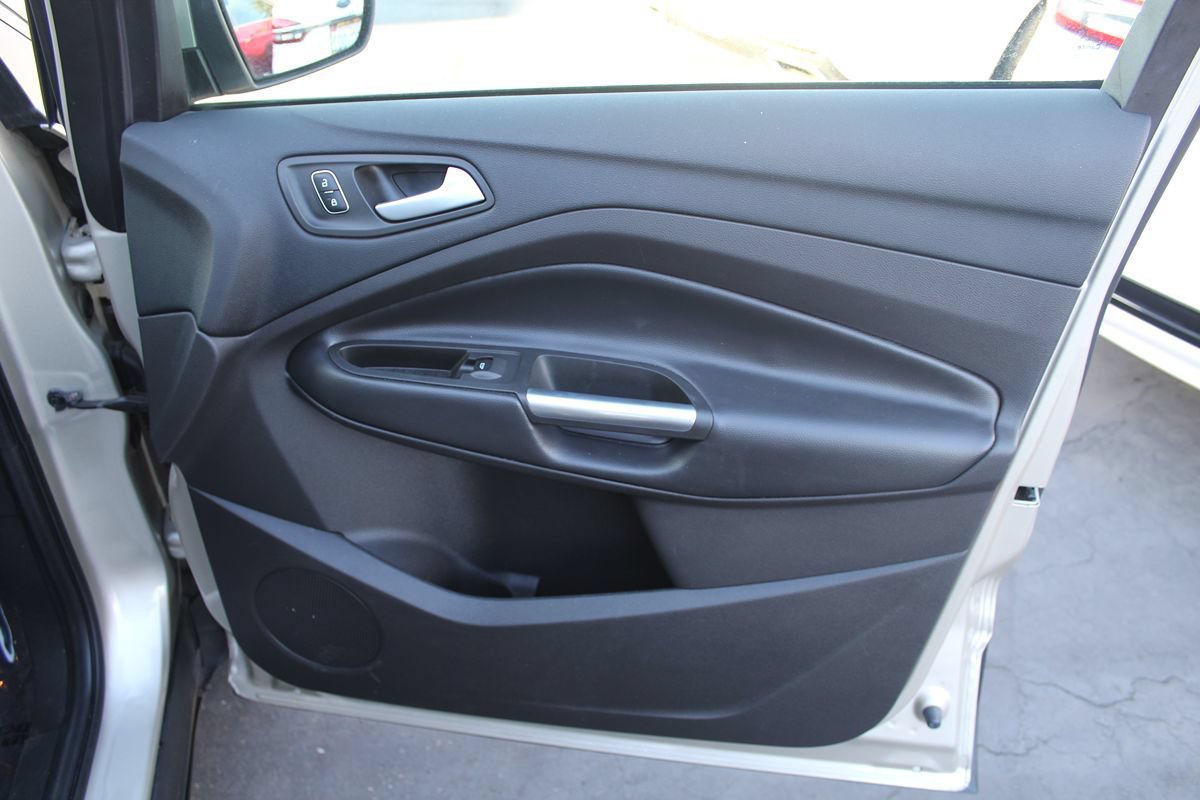 Used 2018 Ford Escape SEL FWD image 19
