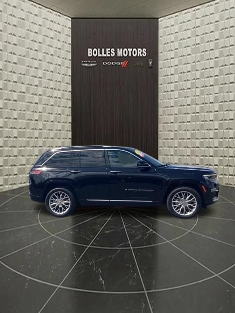 Certified 2023 Jeep Grand Cherokee Summit AWD/4WD image 3