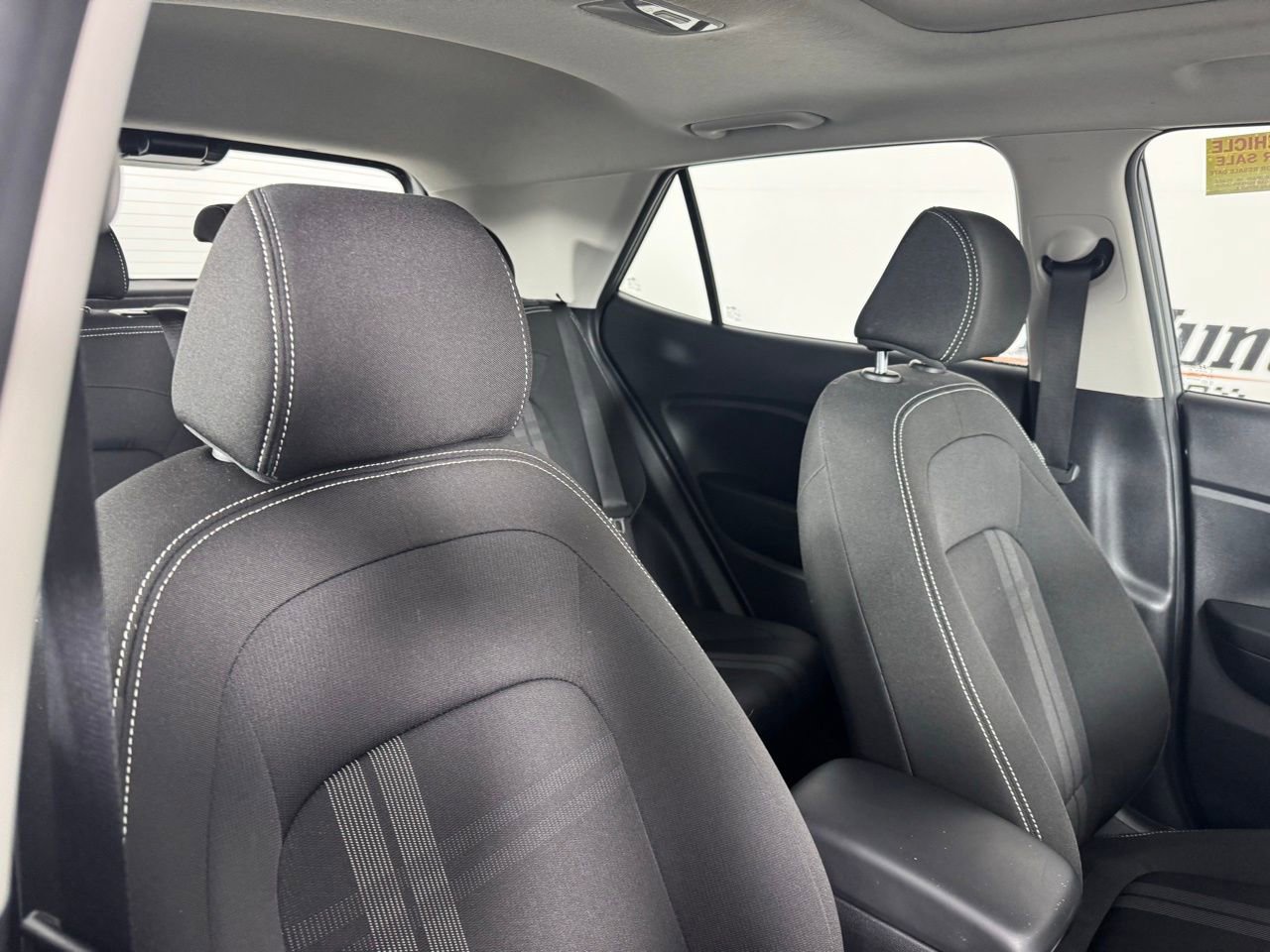 Used 2025 Hyundai Venue SEL image 31