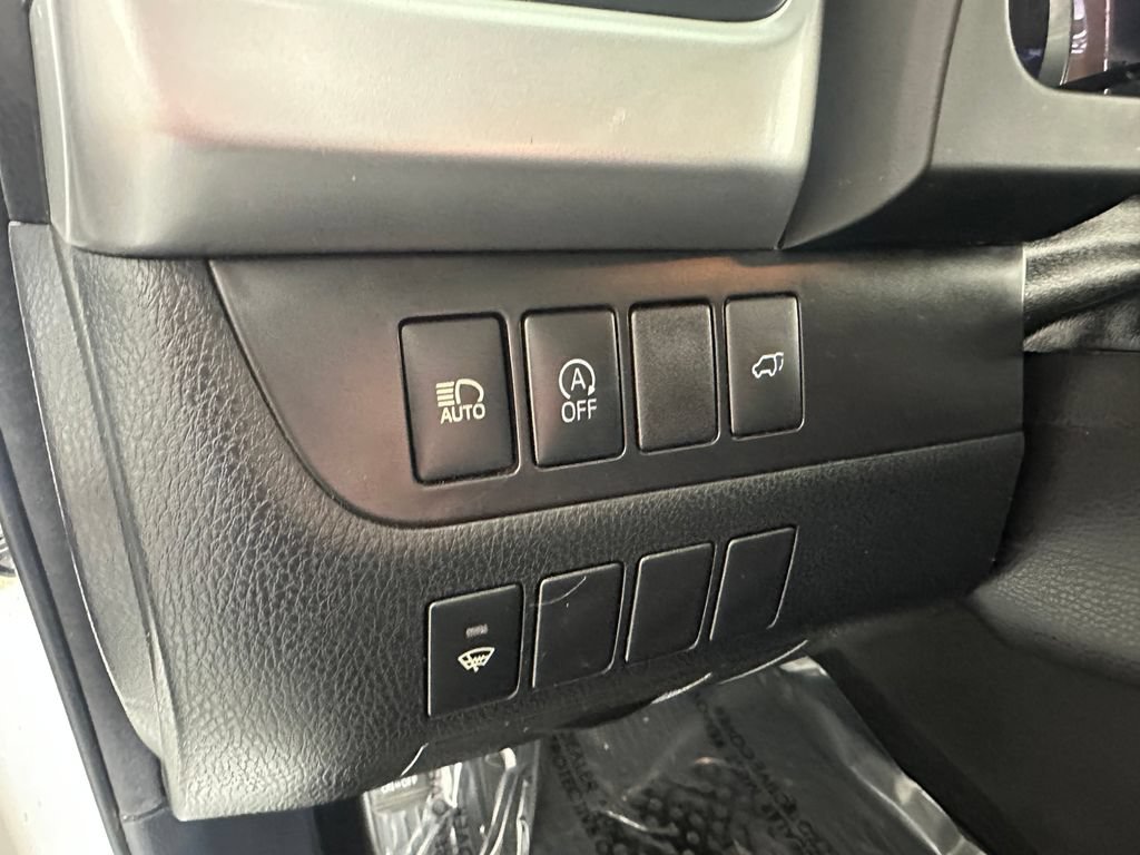 Used 2018 Toyota Highlander XLE AWD/4WD image 21