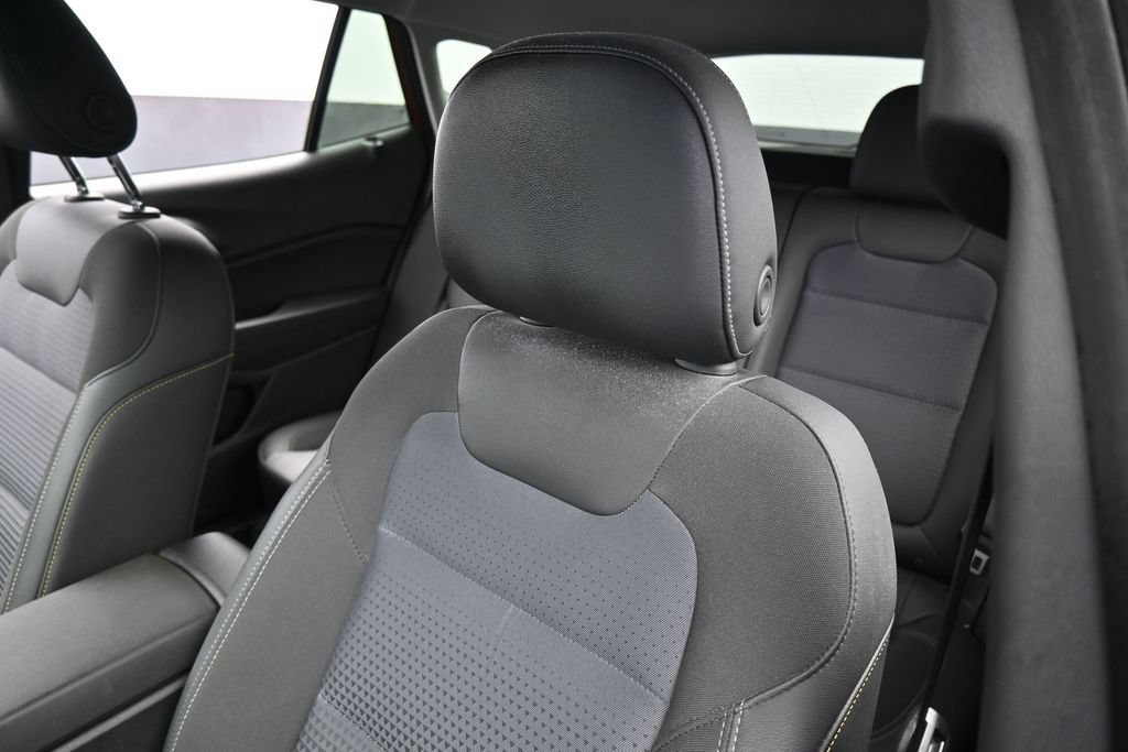 Used 2024 Chevrolet Trax LT w/ Driver Confidence Package FWD image 17