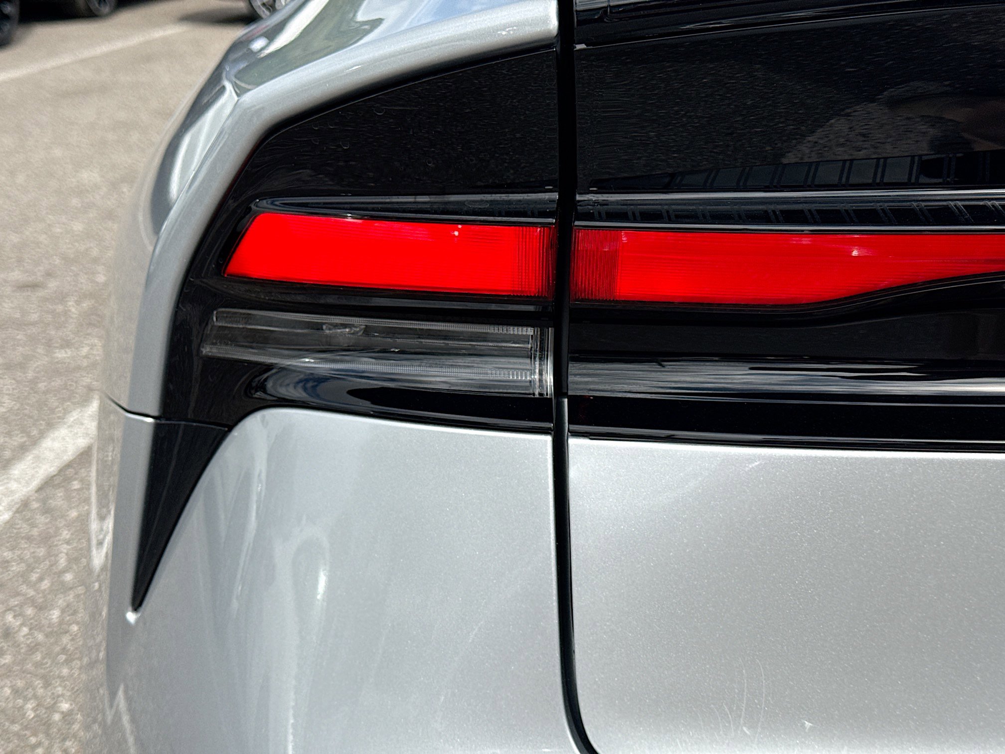 Used 2024 Toyota Prius Limited FWD image 10