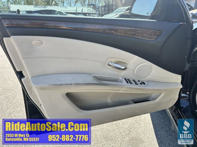Used 2009 BMW 528i xDrive Sedan AWD/4WD image 8