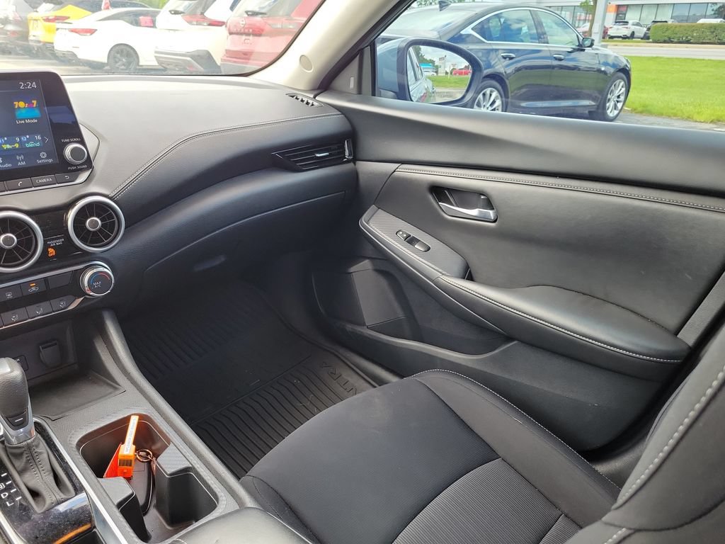 Used 2024 Nissan Sentra SV FWD image 9