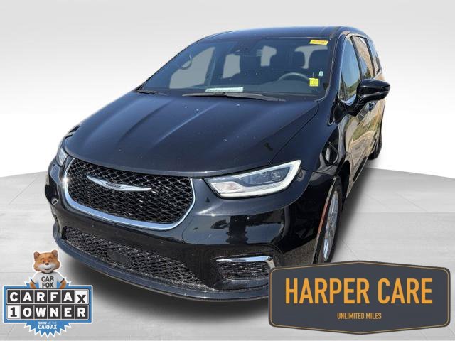 Used 2025 Chrysler Pacifica Select FWD image 1