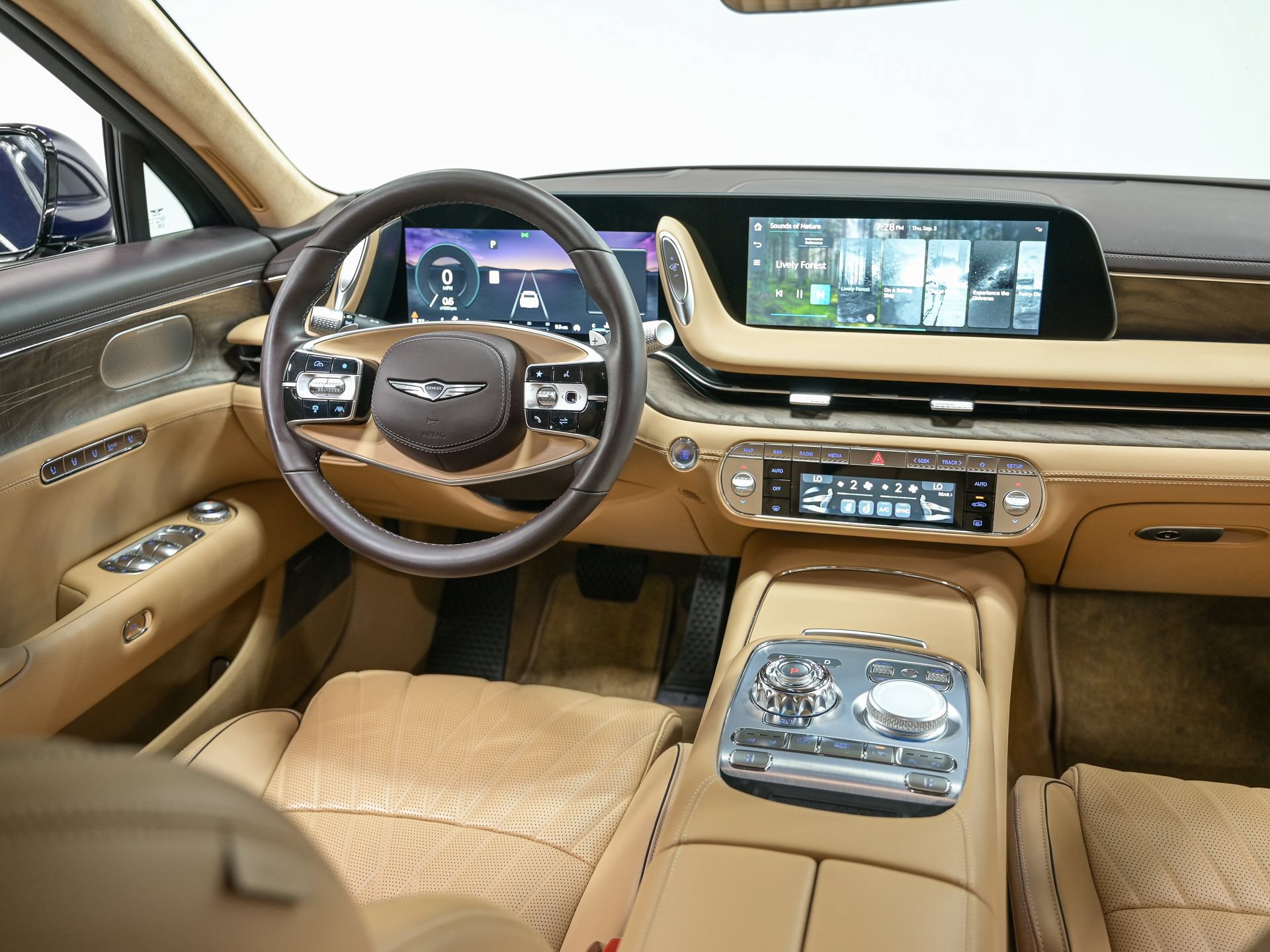 Used 2023 Genesis G90 3.5T AWD/4WD image 31