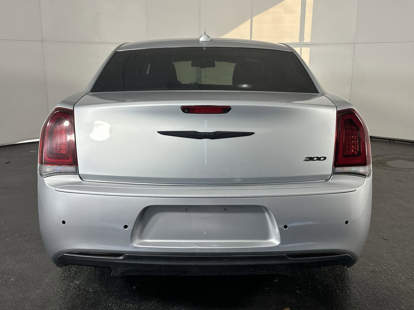 Used 2020 Chrysler 300 Touring w/ Sport Appearance Package image 7