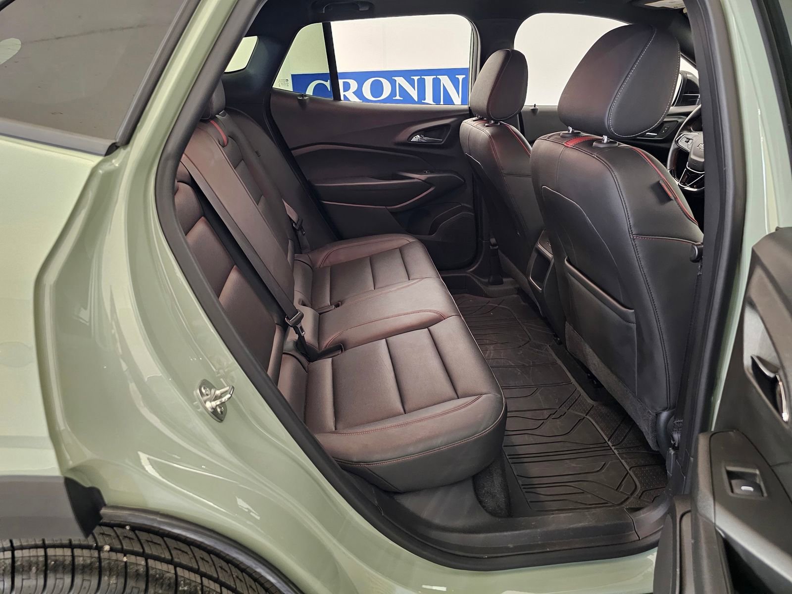 Used 2024 Chevrolet Trax RS w/ Sunroof Package image 35