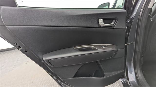 Used 2020 Kia Optima S image 14