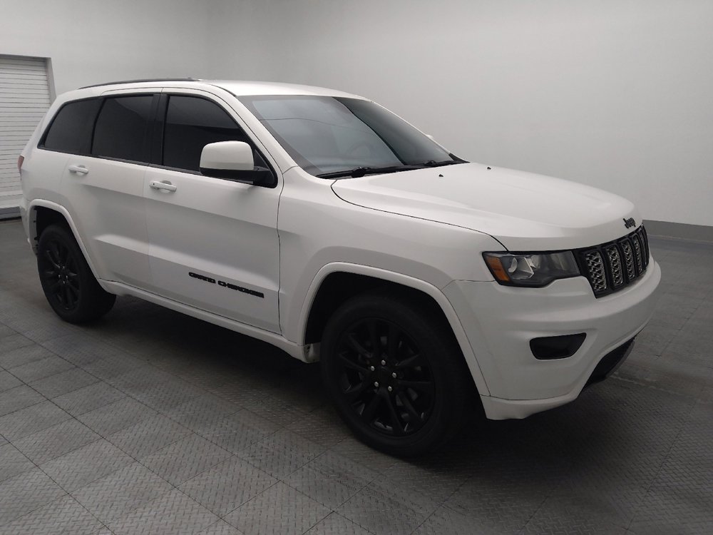 Used 2018 Jeep Grand Cherokee Altitude image 11
