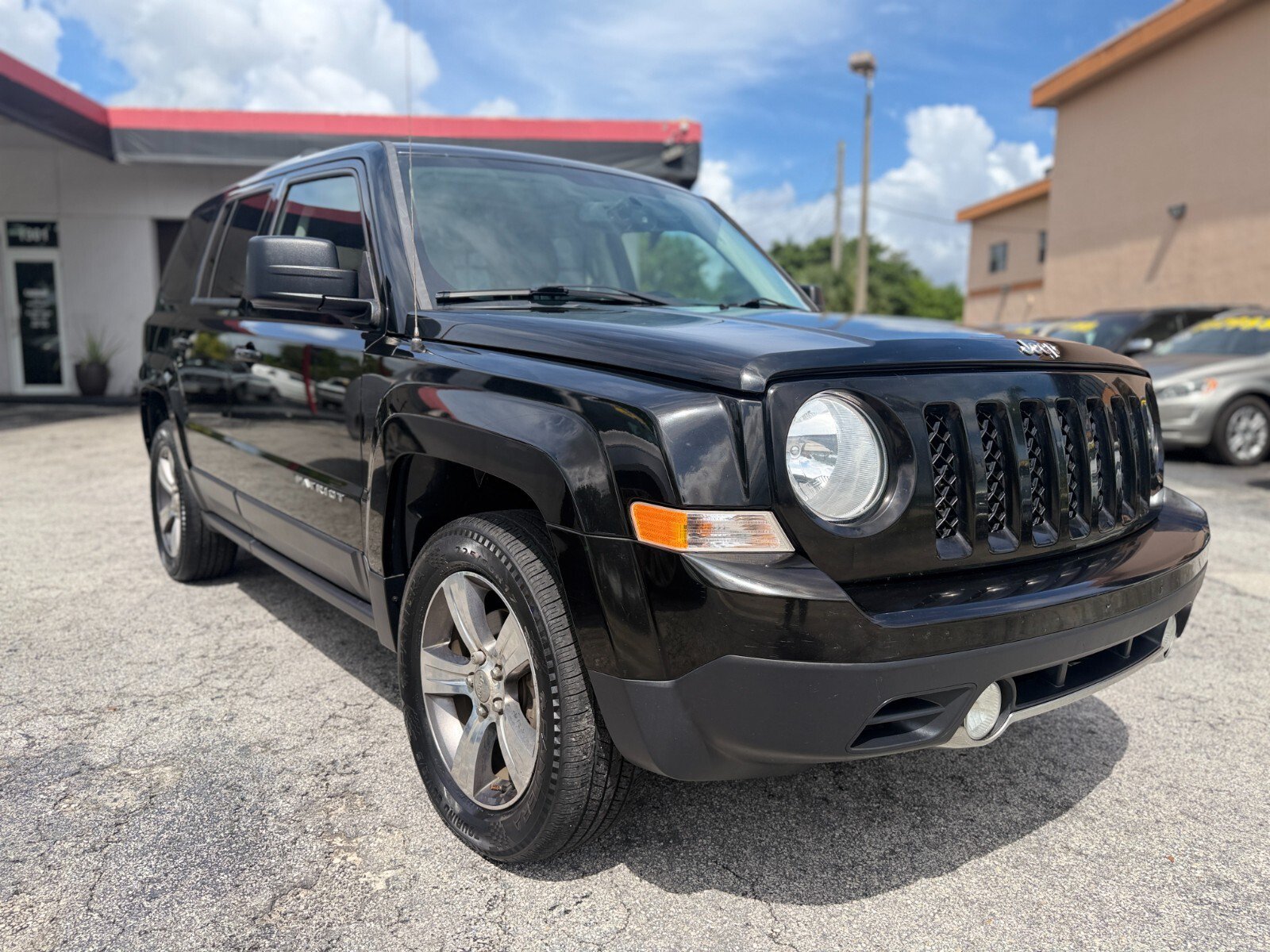 Used 2017 Jeep Patriot High Altitude AWD/4WD image 6