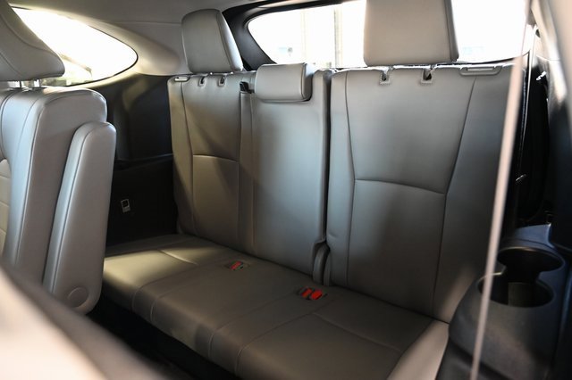Used 2023 Toyota Highlander XLE image 13