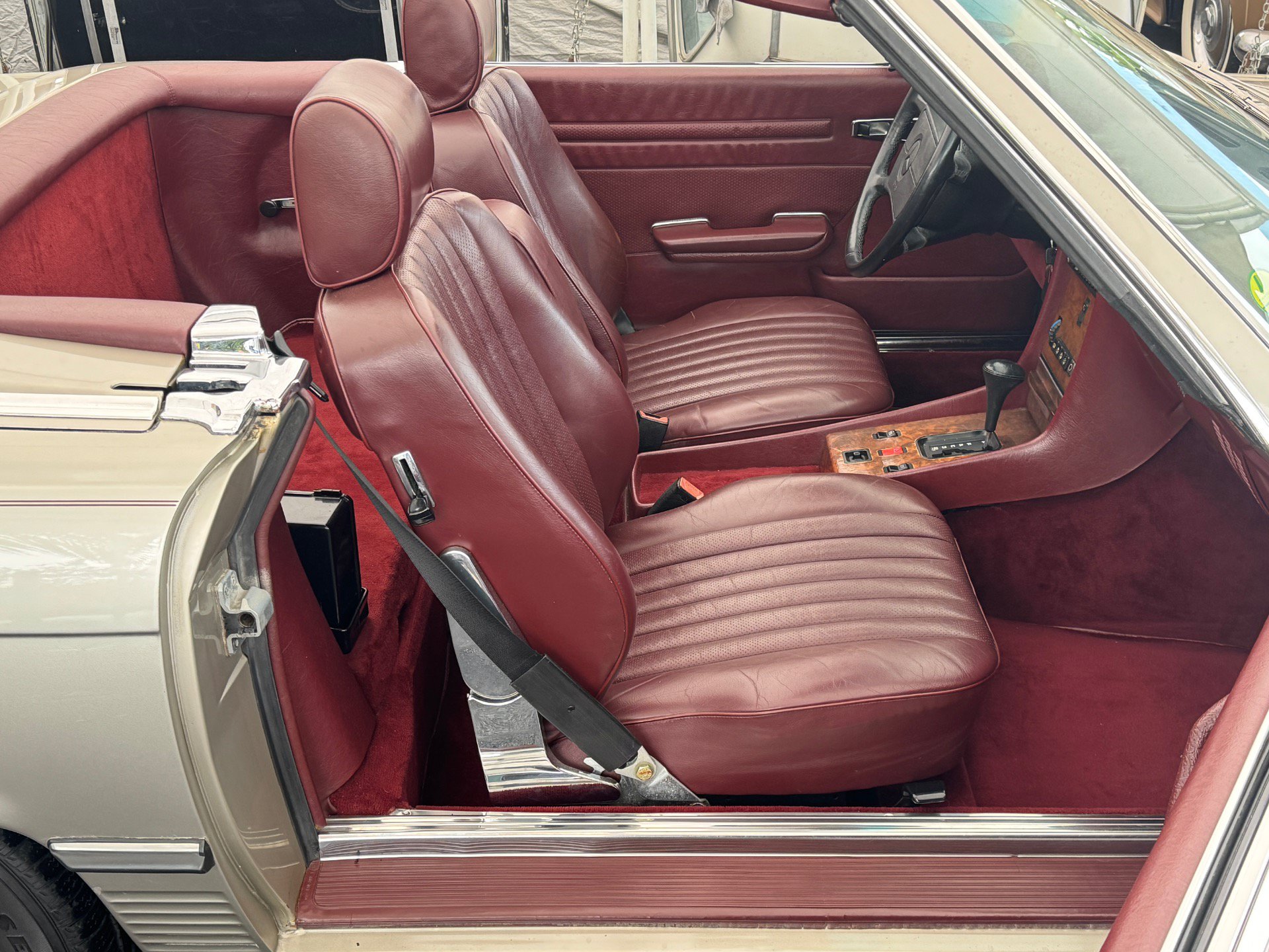 Used 1987 Mercedes-Benz 560 SL image 15