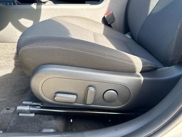 Used 2025 Hyundai Kona SEL image 23