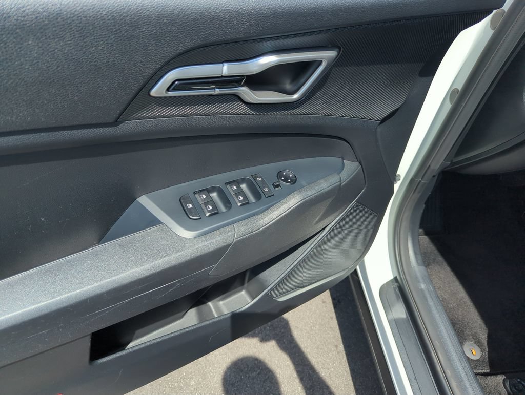Used 2025 Kia Sportage LX FWD image 19