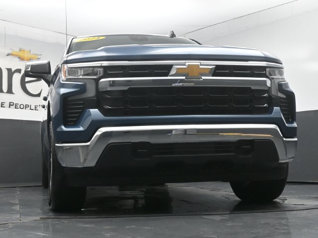 Used 2024 Chevrolet Silverado 1500 LT AWD/4WD image 3