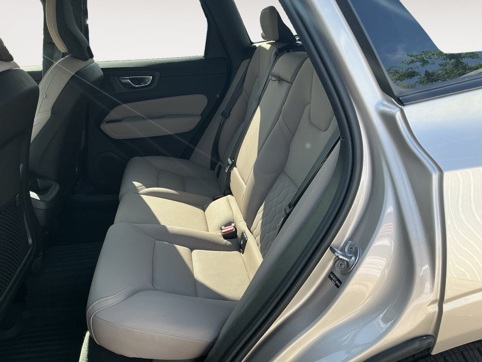 New 2026 Volvo XC60 B5 Plus w/ Protection Package Premier AWD/4WD image 6