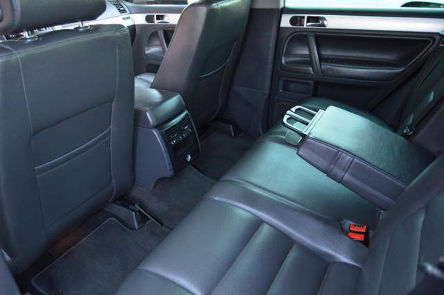 Used 2009 Volkswagen Touareg VR6 image 26