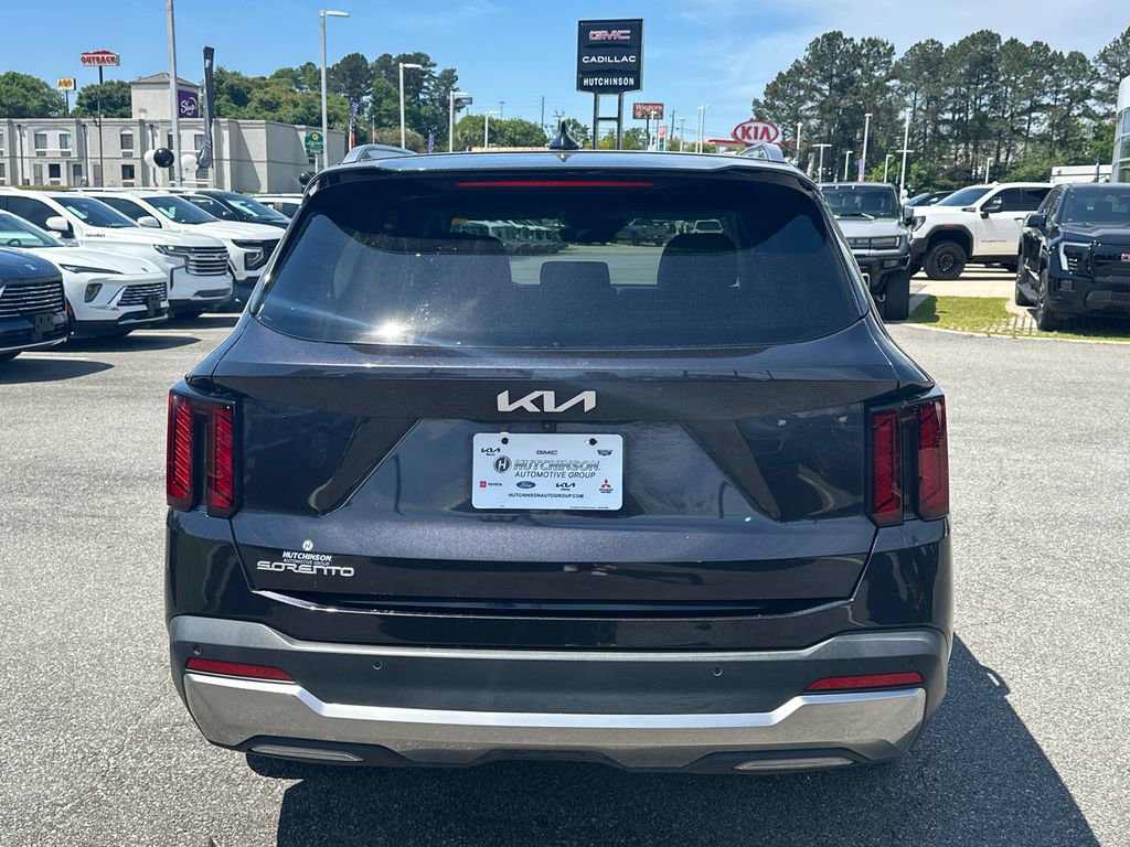 Certified 2025 Kia Sorento S w/ Panoramic Sunroof Package FWD image 6