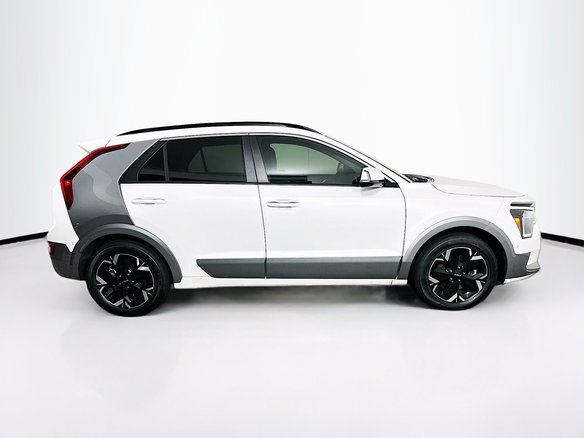 Used 2023 Kia Niro Wave FWD image 10