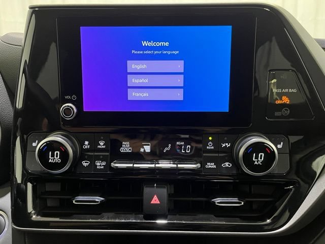 Used 2024 Toyota Highlander XLE AWD/4WD image 20