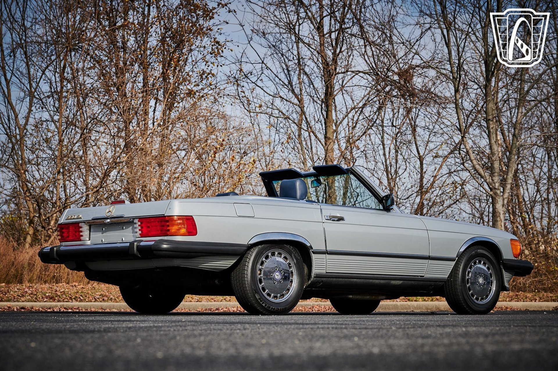 Used 1988 Mercedes-Benz 560 SL image 16