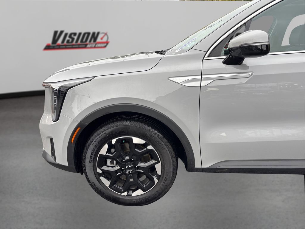 Certified 2025 Kia Sorento S w/ Panoramic Sunroof Package image 12
