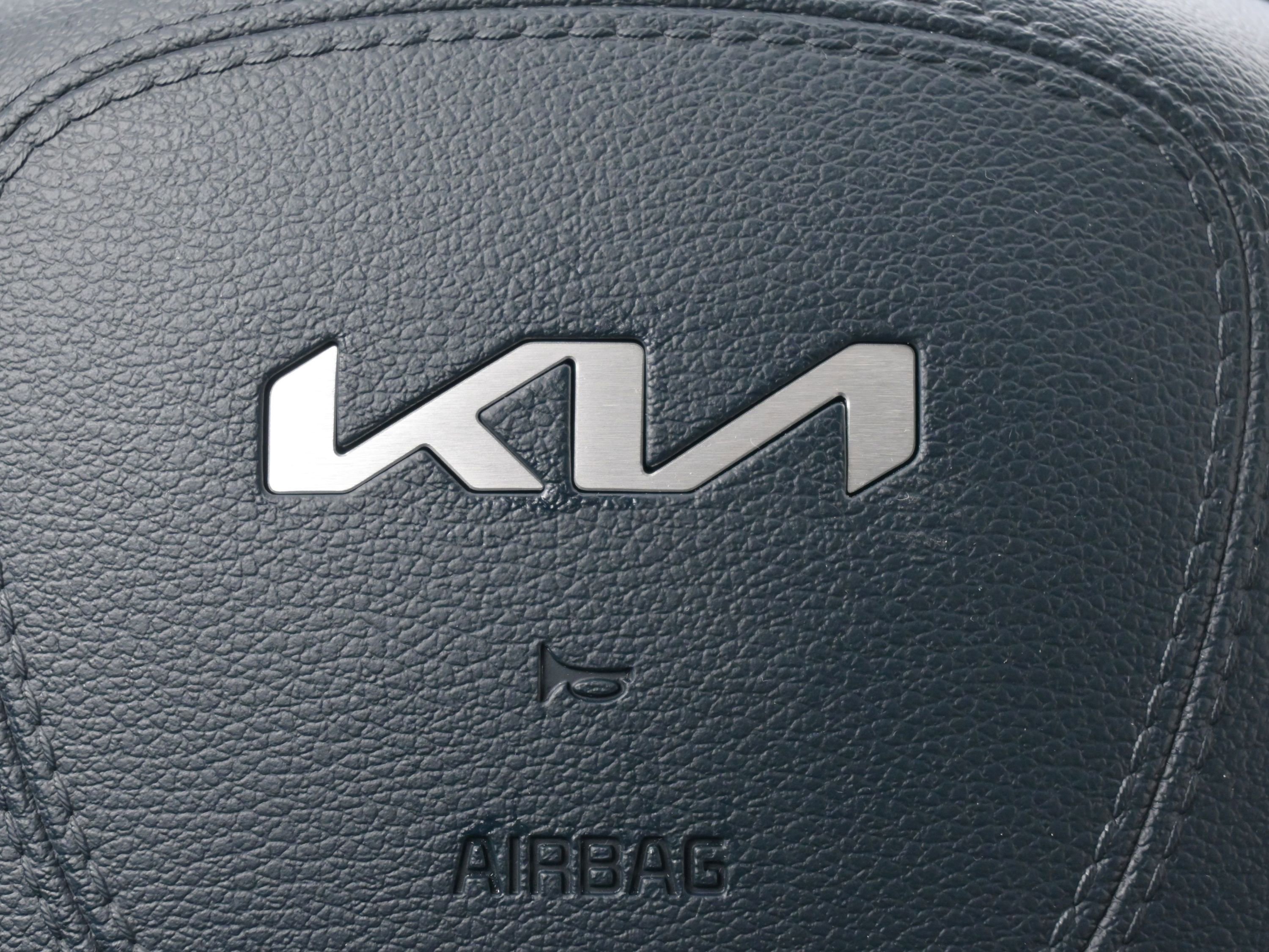 Used 2024 Kia Telluride EX w/ EX Captain's Chair Package image 28