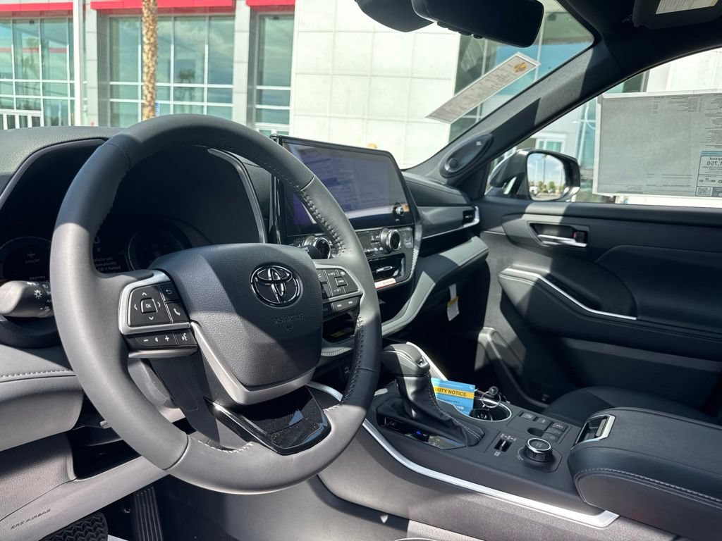 New 2026 Toyota Highlander XSE AWD/4WD image 7