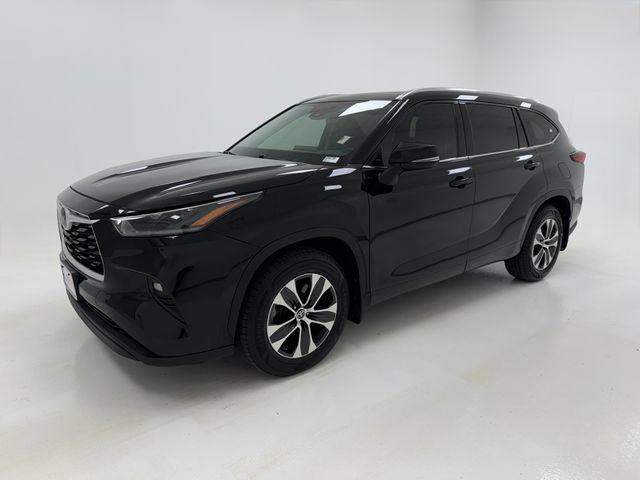 Used 2021 Toyota Highlander XLE FWD image 5