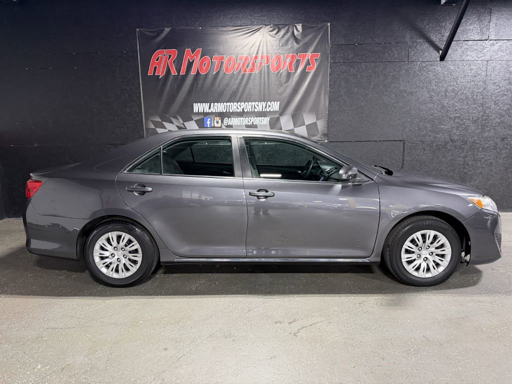 Used 2014 Toyota Camry LE FWD image 6