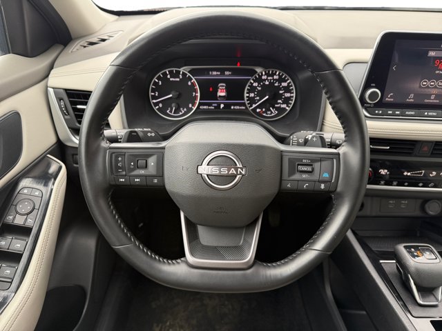 Used 2025 Nissan Rogue SV AWD/4WD image 14