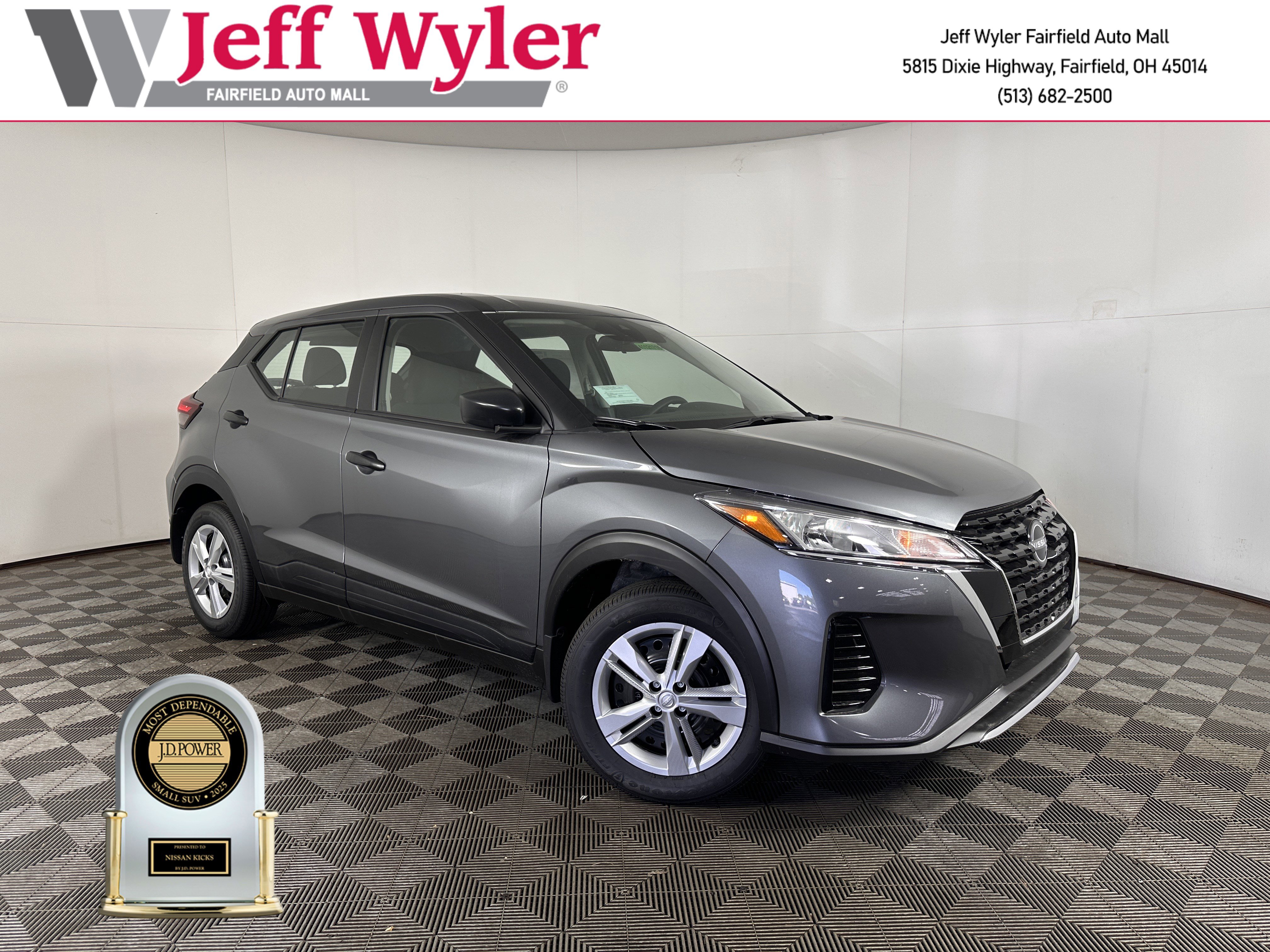 New 2025 Nissan Kicks Play S