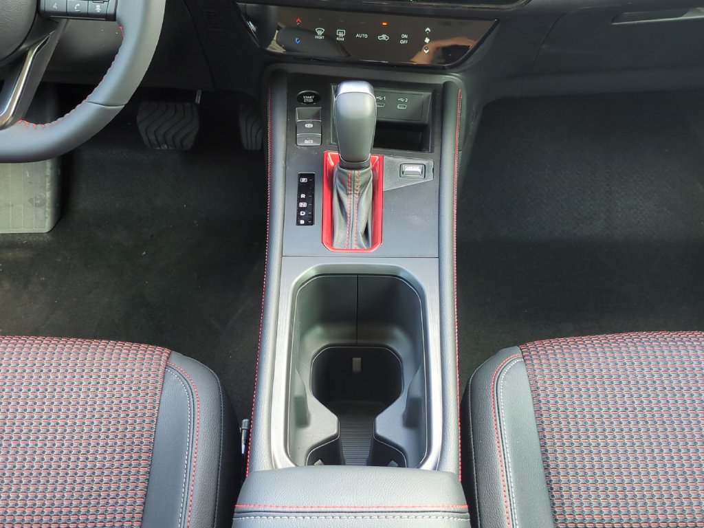 Certified 2026 Nissan Kicks SR FWD image 25