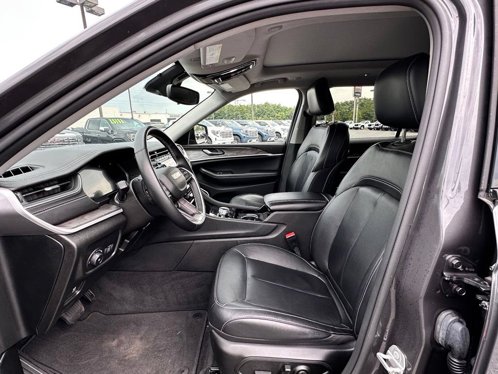 Used 2022 Jeep Grand Cherokee L Limited AWD/4WD image 19