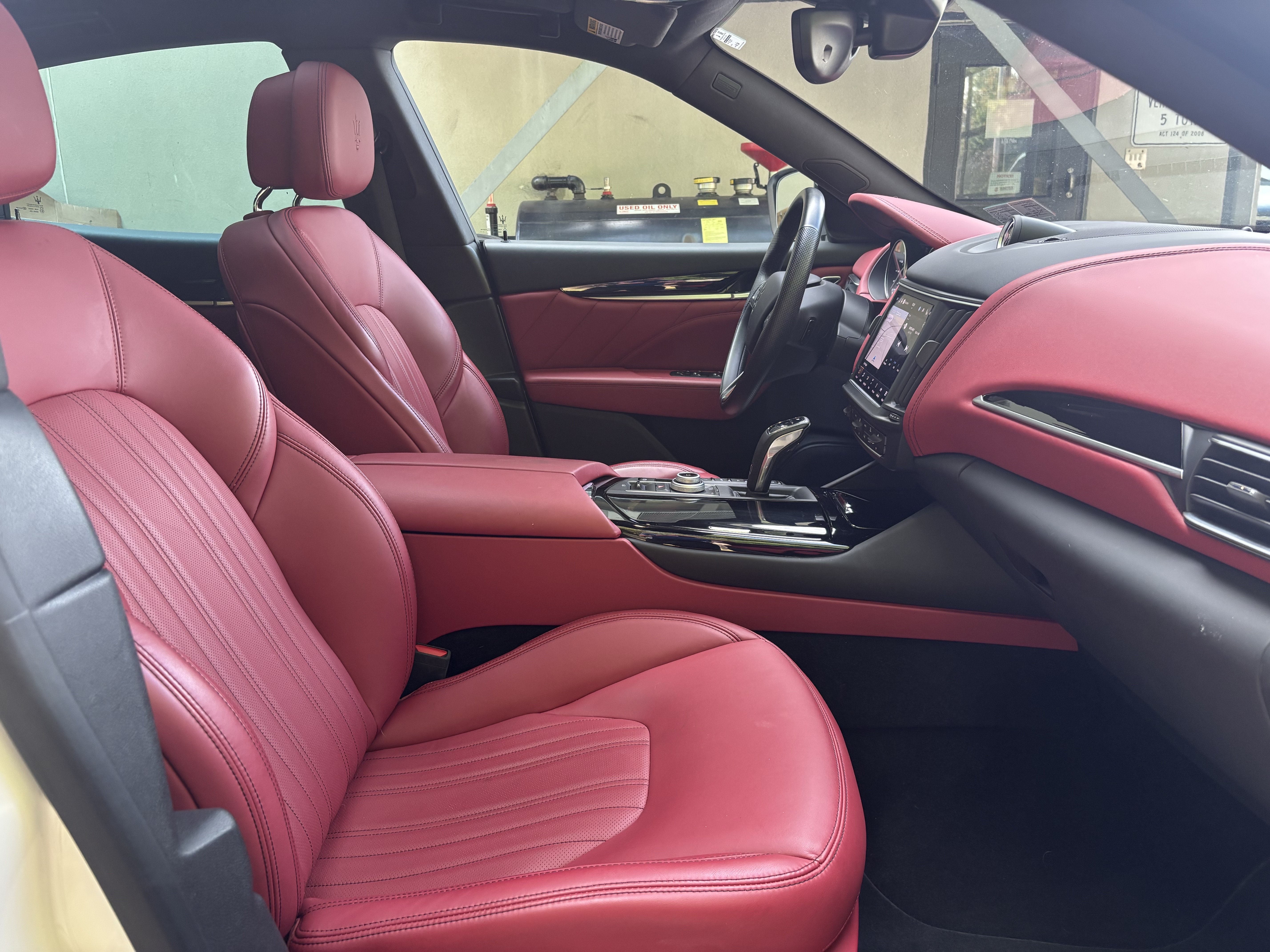 Used 2023 Maserati Levante GT AWD/4WD image 23