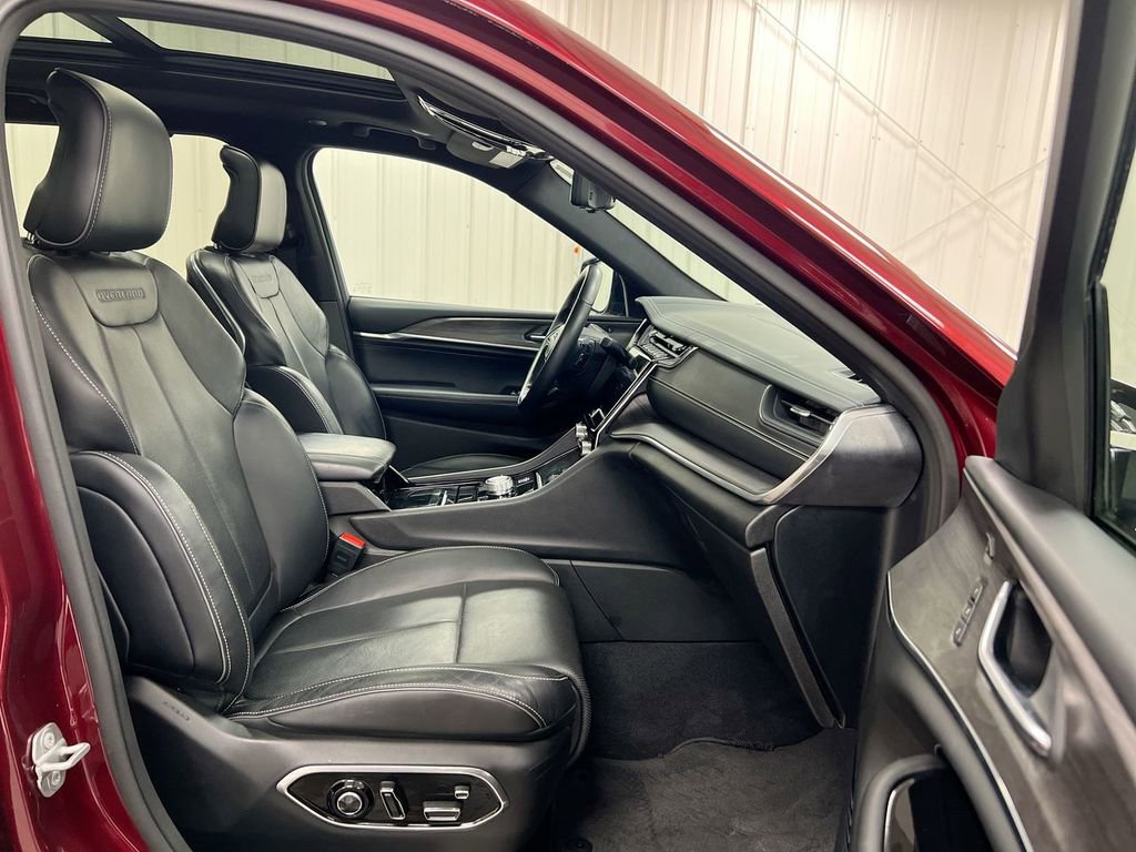 Used 2021 Jeep Grand Cherokee L Overland w/ Luxury Tech Group IV image 22