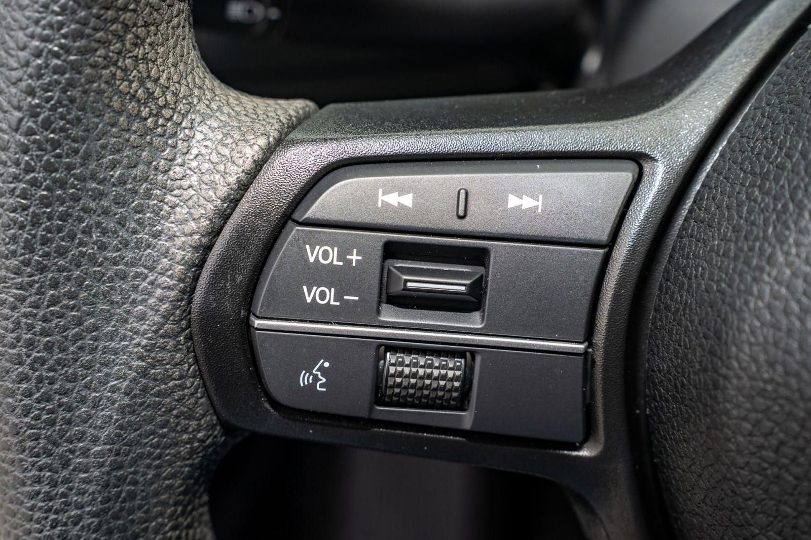 Used 2023 Honda Accord EX image 31