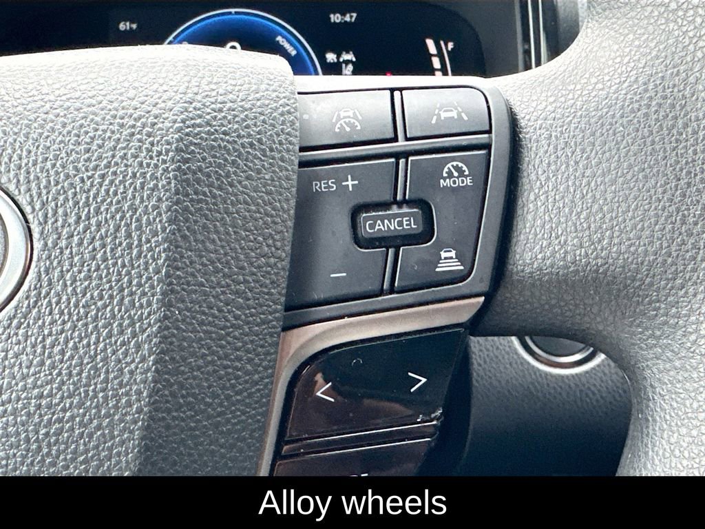 Used 2025 Toyota Camry LE image 11